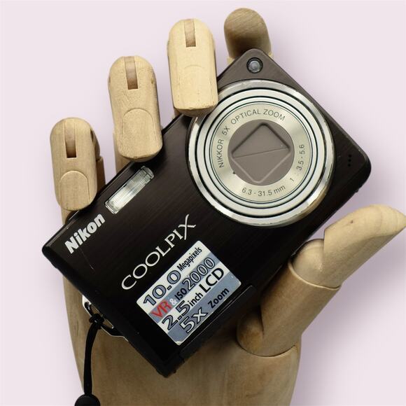 Nikon Coolpix S550 Digital Camera | 10 MP | Black - Picture 1 of 5